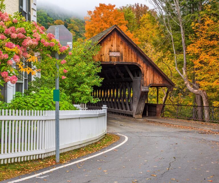 15 Romantic Things to Do in Fall in Philadelphia